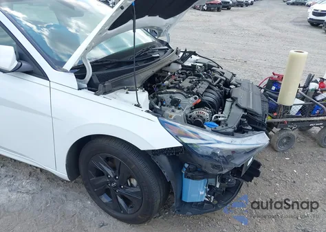 2021 Hyundai Elantra Sel z USA, uszkodzony, nr VIN 5NPLM4AG1MH003986